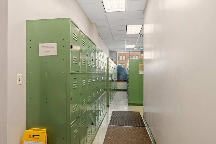 More Photos Of 333 Shrewsbury St, Worcester Warehouse For Lease