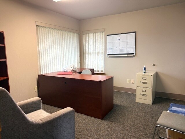 More Photos Of 1691 Washington Ct, Sunnyside Office For Sale