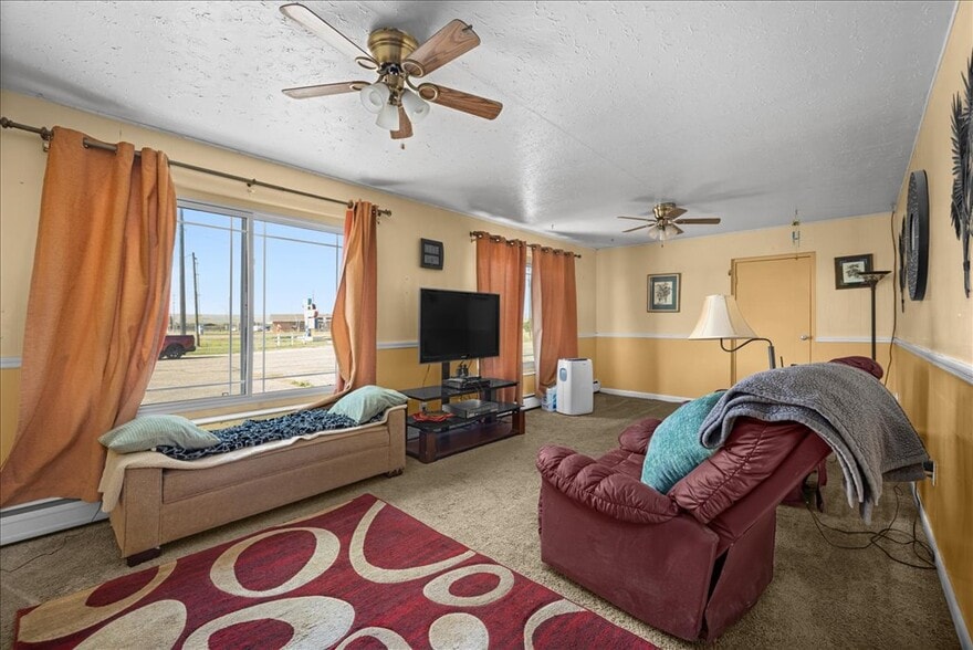 More Photos Of 1307 E Hwy 12, Harlowton Hotel For Sale