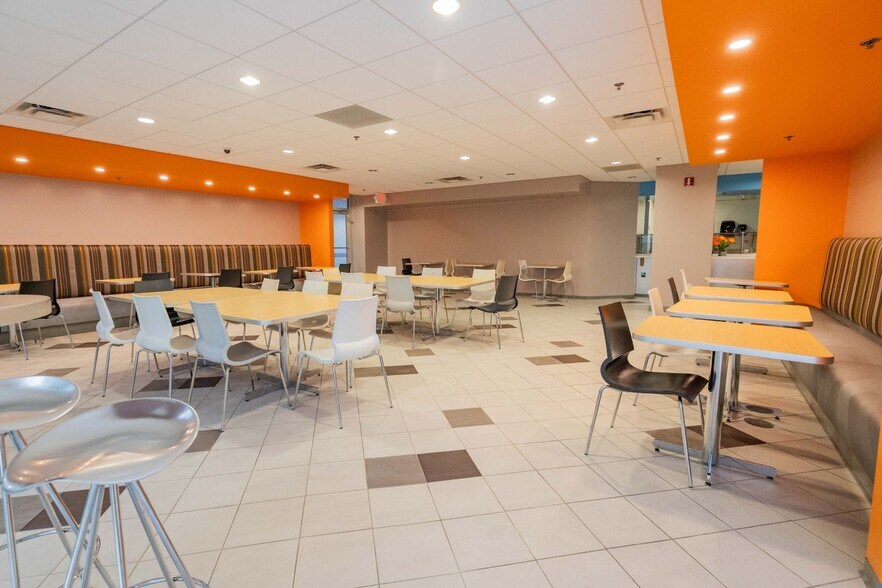 More Photos Of 25925 Telegraph Rd, Southfield Office For Lease