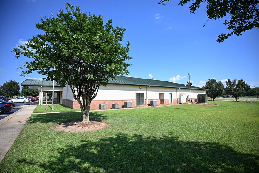 More Photos Of 96 Cohen Walker Dr, Warner Robins Medical For Sale