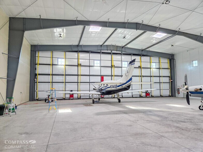 Primary Photo Of 63205 Gibson Air Rd, Bend Airplane Hangar For Sale