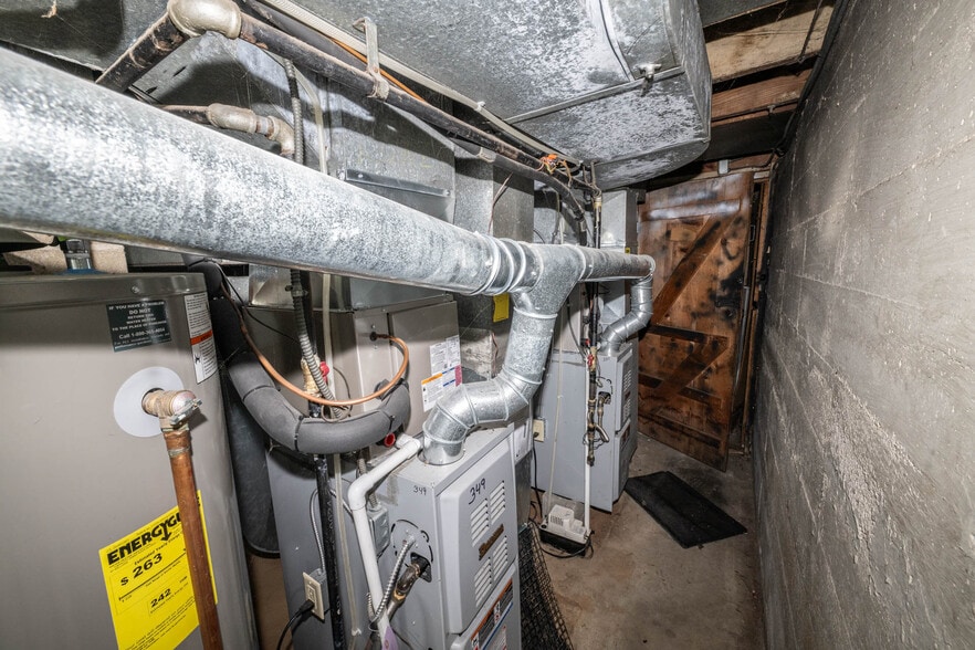 More Photos Of 349 Orchard Dr, Oakwood Apartments For Sale