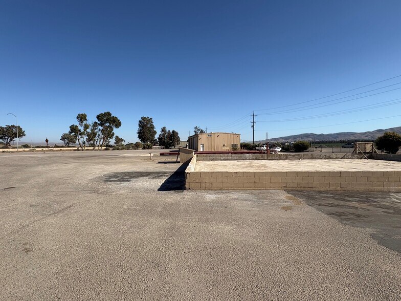 Primary Photo Of 41993 El Camino Real, Greenfield Warehouse For Sale