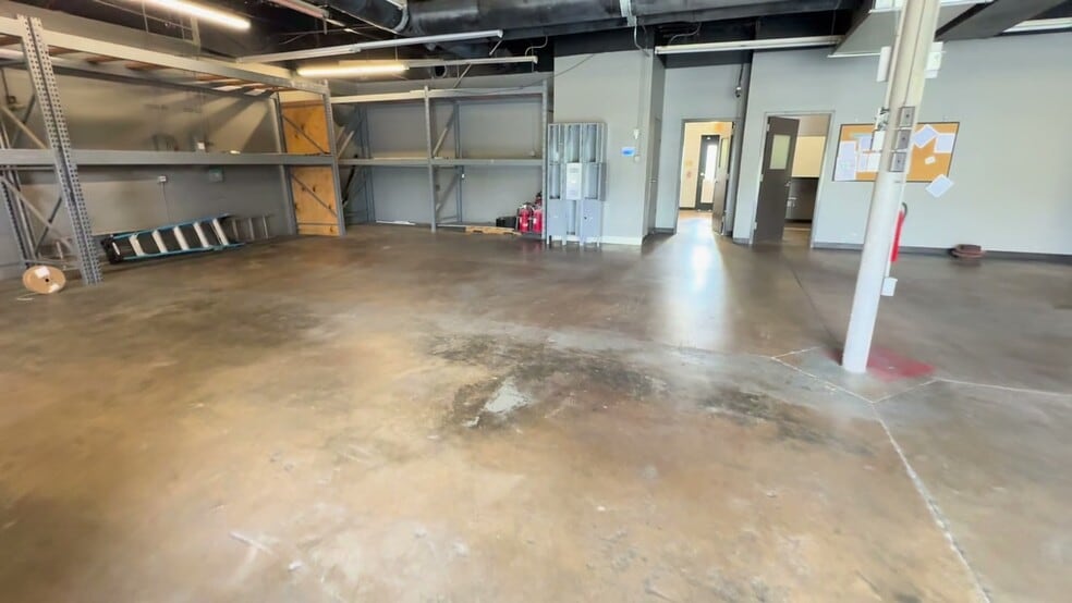 More Photos Of 7803 Hansen Rd, Houston Warehouse For Lease