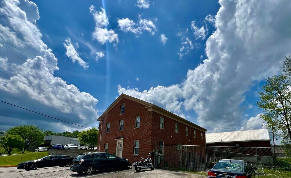 More Photos Of 240 E Main St, Mount Vernon Apartments For Sale