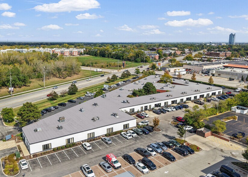 More Photos Of 17W775 Butterfield Rd, Oakbrook Terrace Medical For Lease