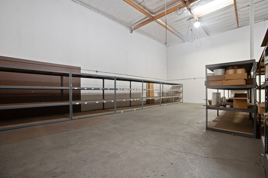 More Photos Of 1351 S Lewis St, Anaheim Warehouse For Sale