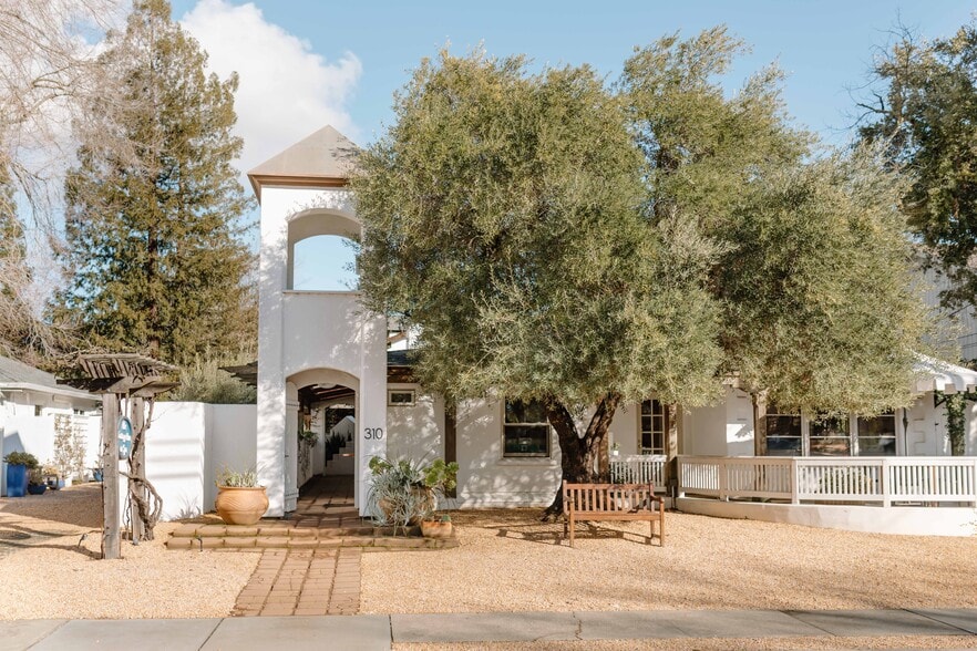 Primary Photo Of 310 1st St E, Sonoma Hotel For Sale
