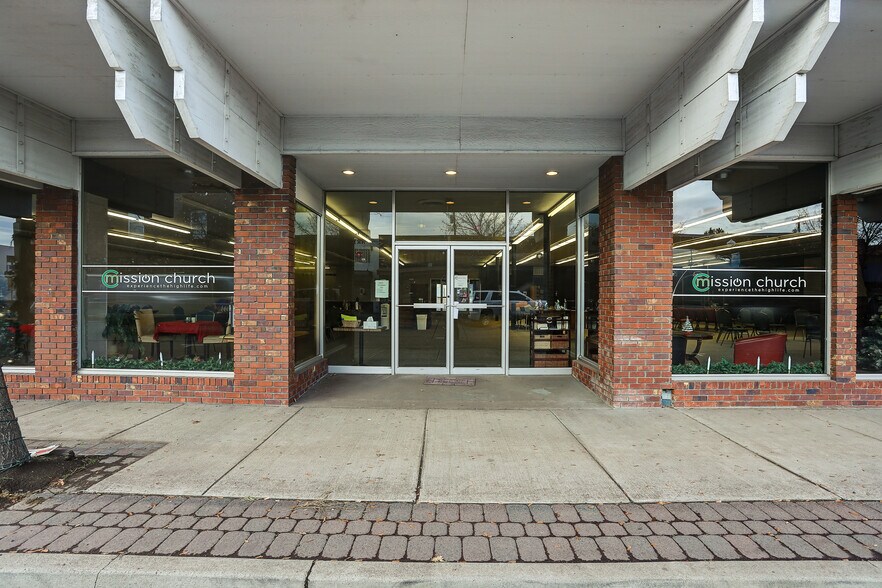 More Photos Of 178 SW 5th St, Madras Storefront Retail Office For Lease