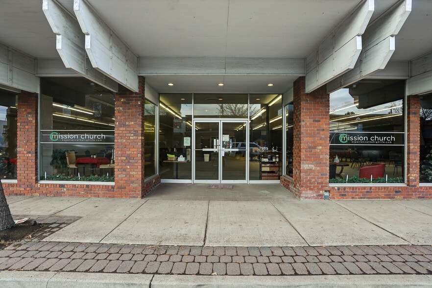 More Photos Of 178 SW 5th St, Madras Storefront Retail Office For Lease