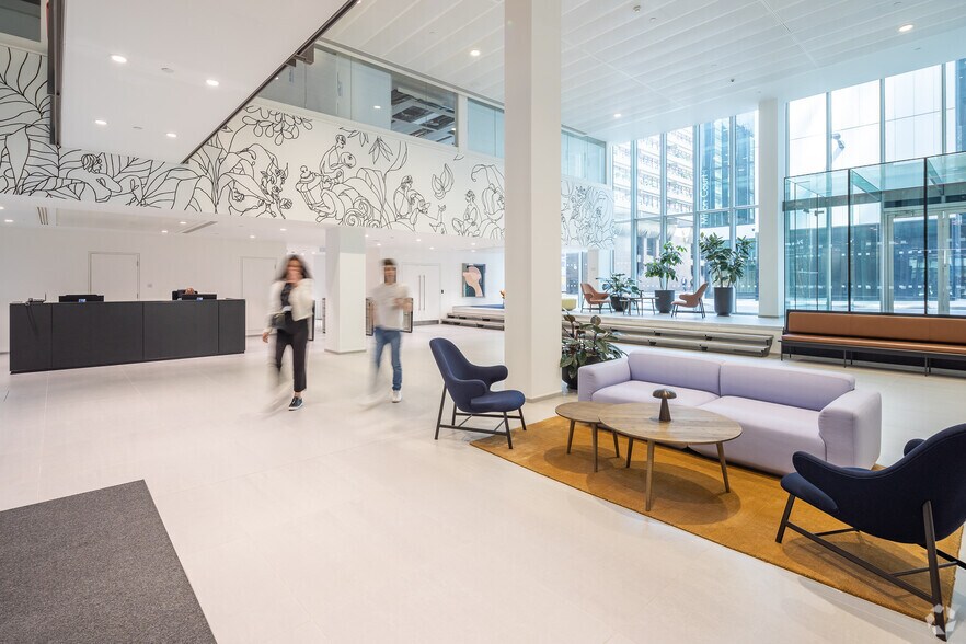 More Photos Of 1 Ropemaker St, London Office For Lease