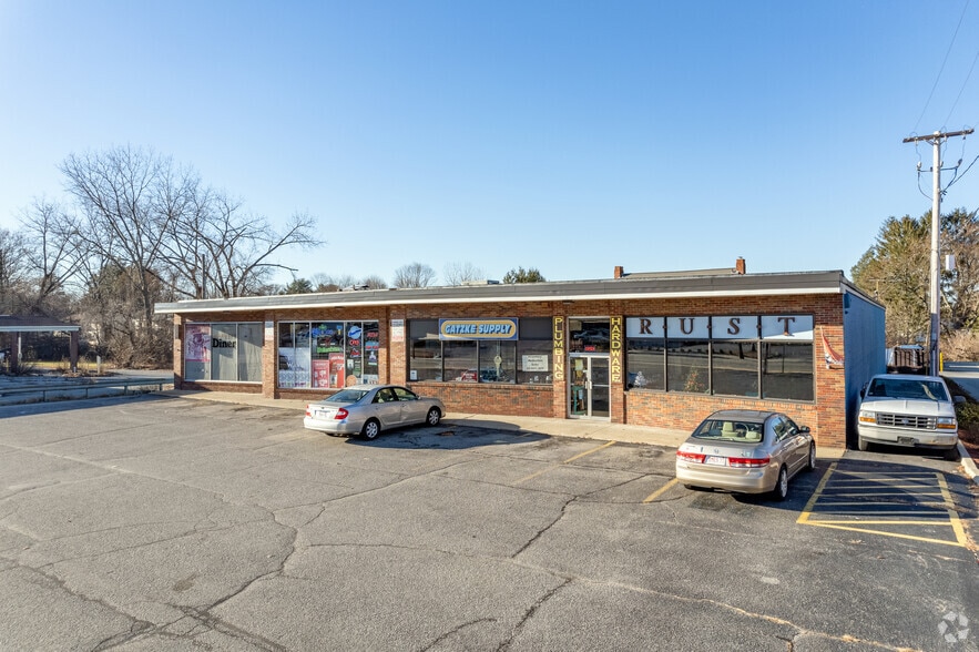 More Photos Of 121 E Main St, Webster Freestanding For Lease