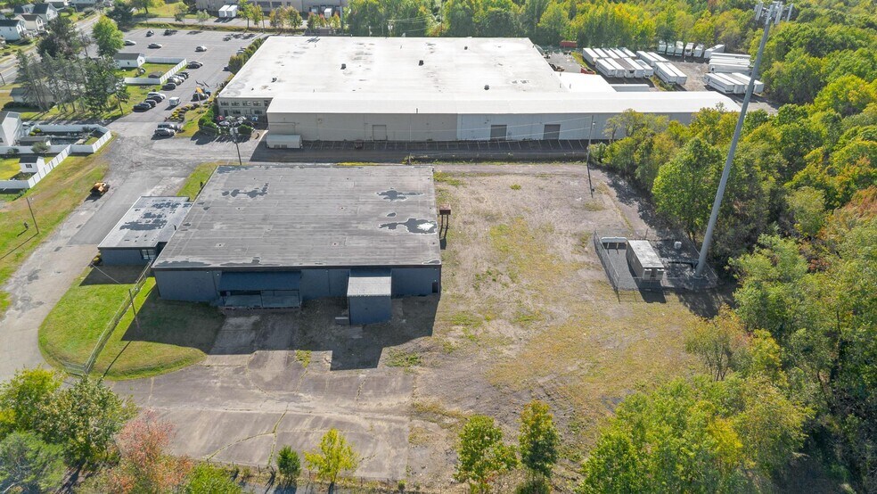 More Photos Of 325 Bridge St, Old Forge Manufacturing For Lease