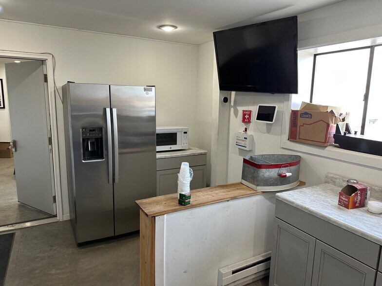 More Photos Of 5 Broadway, Albany Marina For Sale