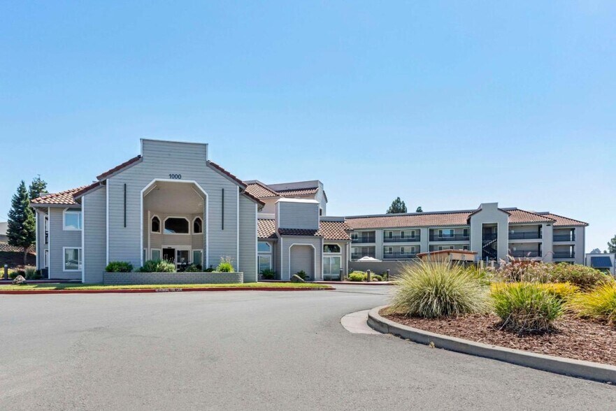 More Photos Of 1000 Admiral Callaghan Ln, Vallejo Hotel For Sale