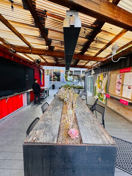 More Photos Of 175 Bay Pl, Oakland Restaurant For Lease