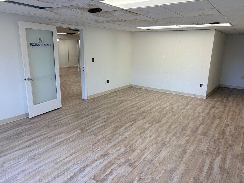 More Photos Of 1875 Main St, Tewksbury Storefront For Lease