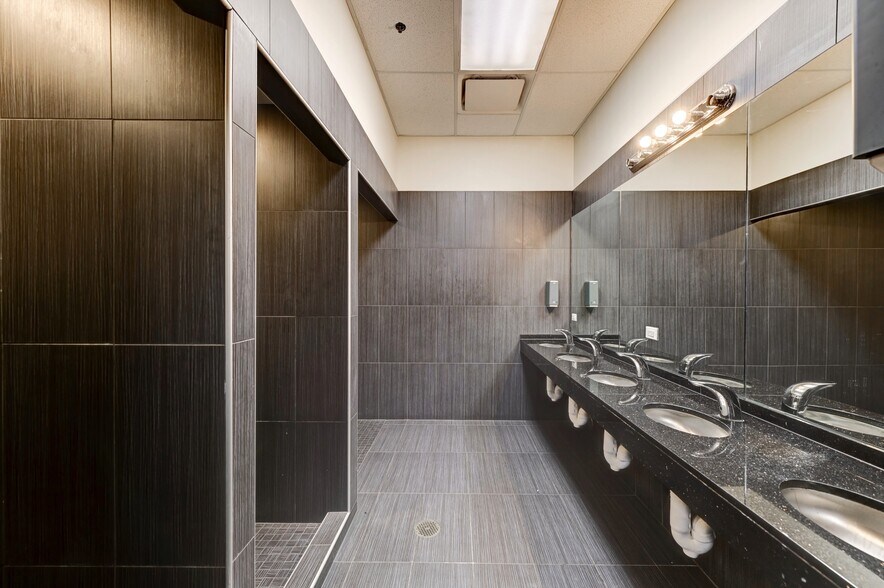 More Photos Of 5555 70th Pl, Bedford Park Freestanding For Sale