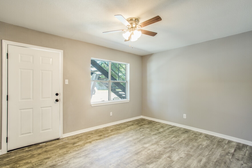 More Photos Of 4914 Kashmere St, Houston Apartments For Sale