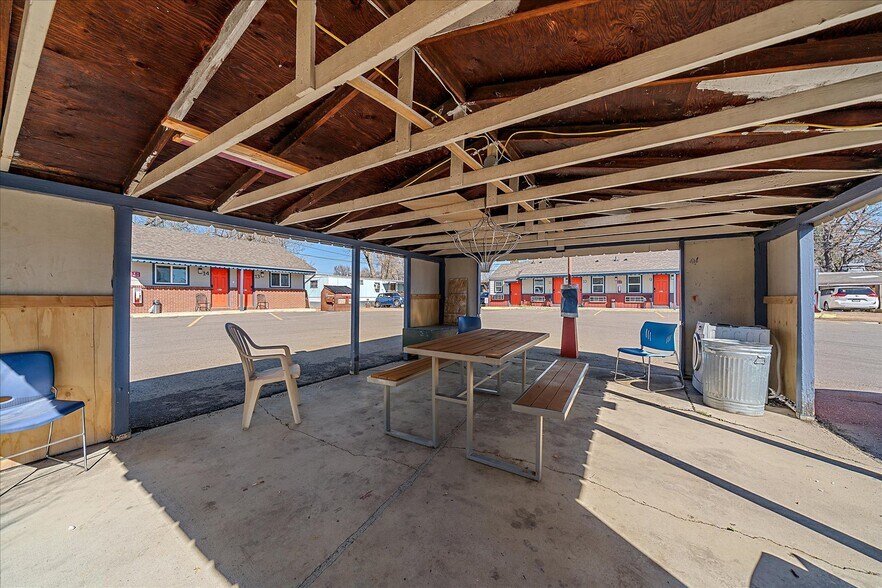 More Photos Of 1524 Main St, Longmont Hotel For Sale