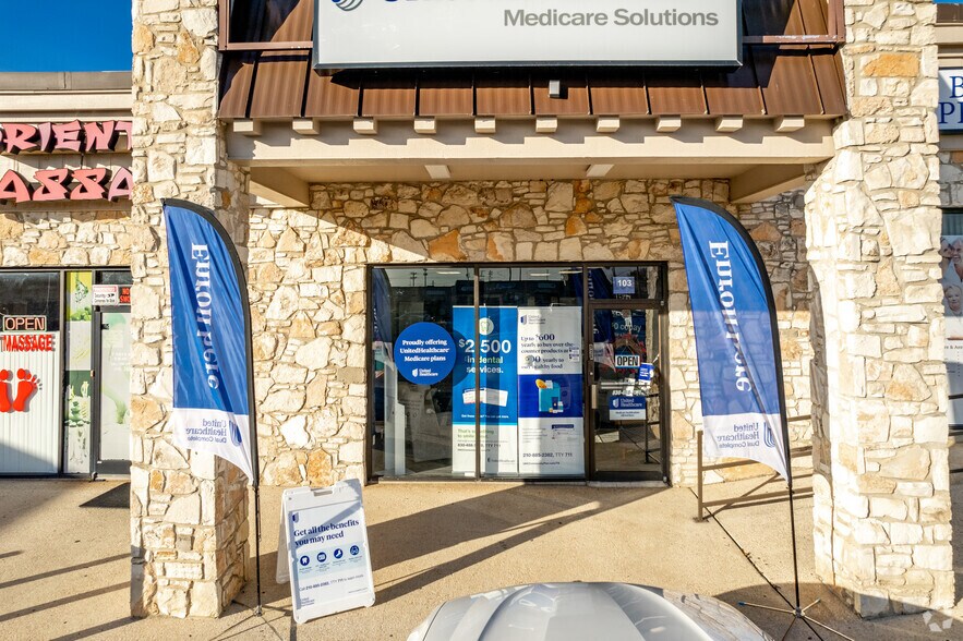 More Photos Of 5525 Blanco Rd, San Antonio Unknown For Lease