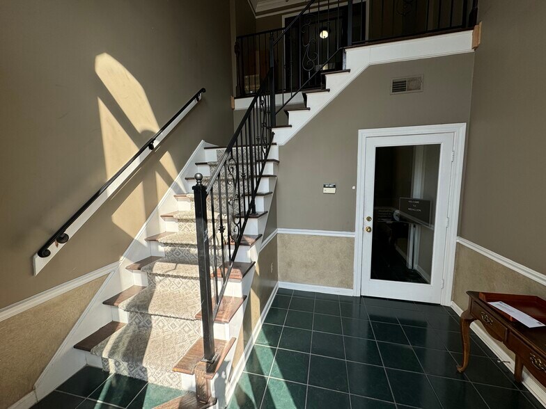 More Photos Of 6920 Oak Forest Dr, Olive Branch Loft Creative Space For Lease