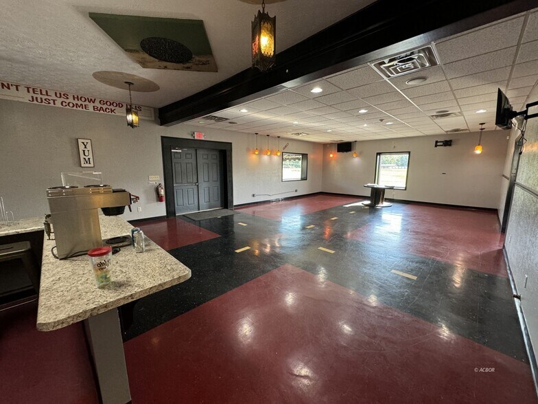 More Photos Of 3103 Centenary Rd, Gallipolis Restaurant For Sale