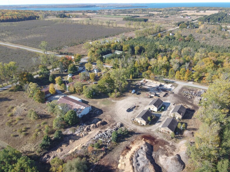 More Photos Of 5052 Reynolds Rd, Sturgeon Bay Flex For Sale