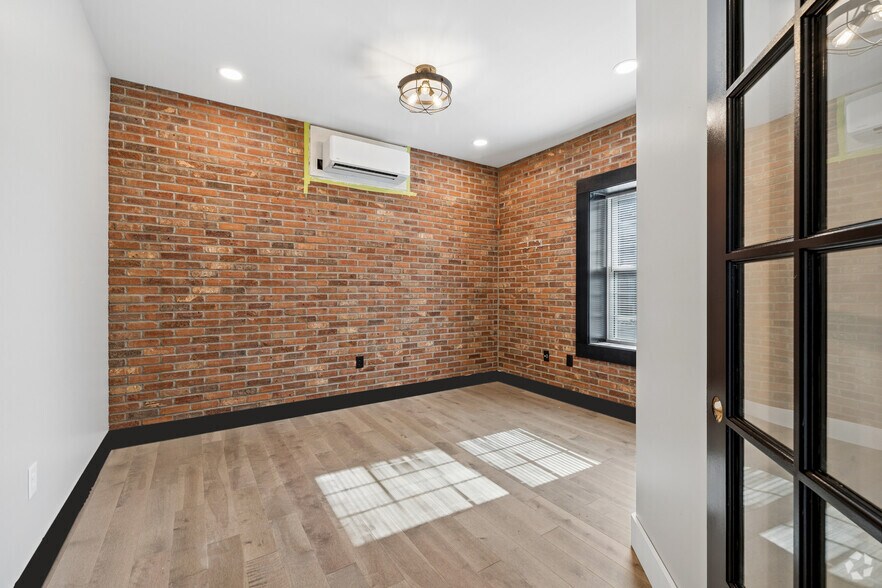More Photos Of 39 E Main St, Marlton Office Residential For Lease