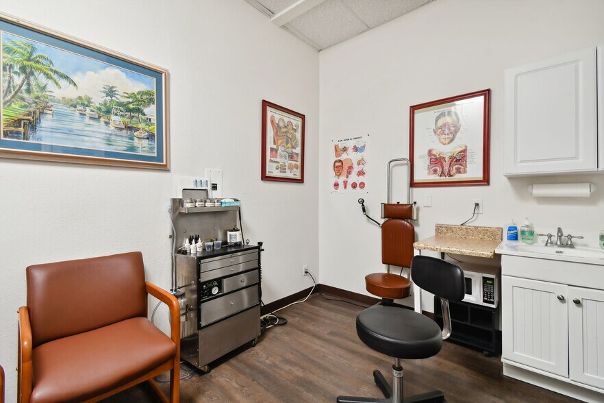 More Photos Of 772 Cortaro Dr, Sun City Center Medical For Sale