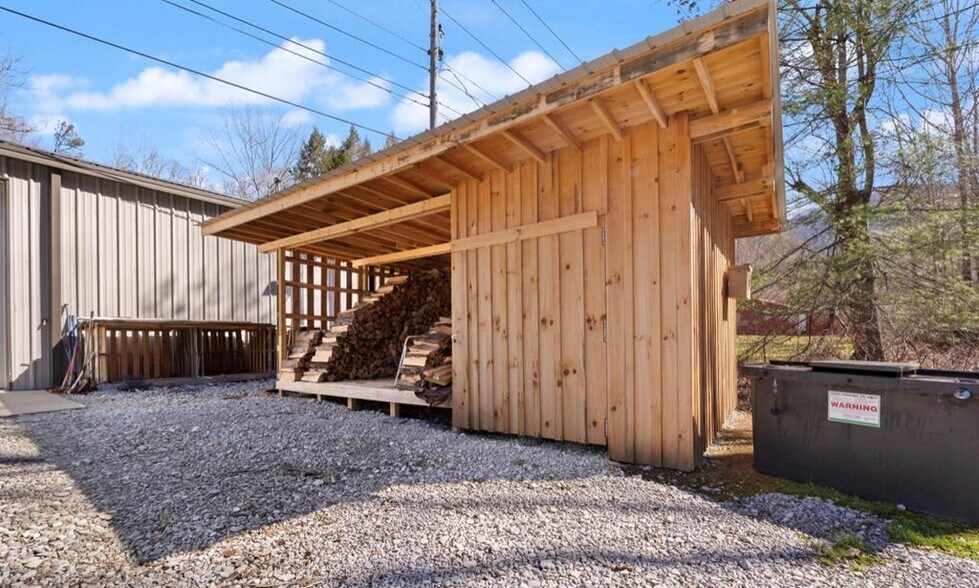 More Photos Of 332 Highway 3400 hwy, Jenkins Industrial For Sale