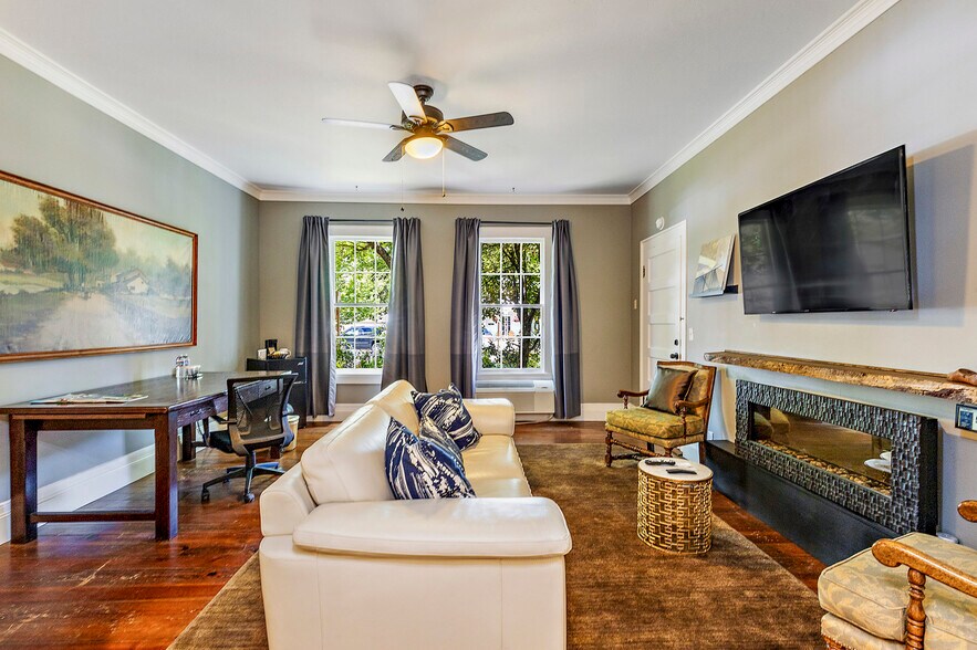 More Photos Of 240 E California St, Jacksonville Hotel For Sale