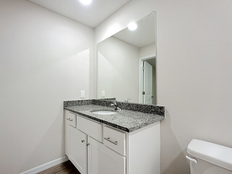 More Photos Of 9556 Hood Rd, Jacksonville Apartments For Sale