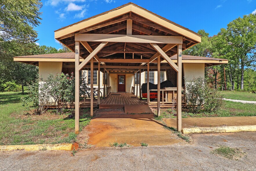 More Photos Of , Grapeland Unknown For Sale