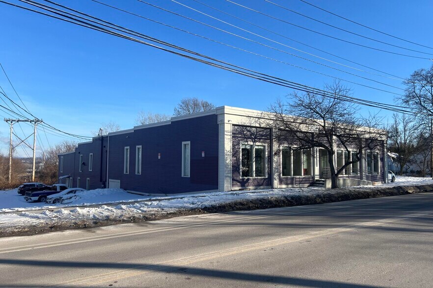 More Photos Of 276 North Ave, Burlington General Retail For Sale