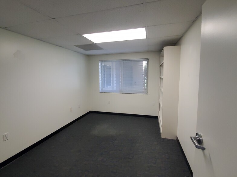 More Photos Of 1060 San Bernardino Rd, Upland Office For Sale