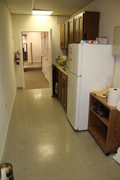 More Photos Of 20 W Lancaster Ave, Shillington Office For Lease