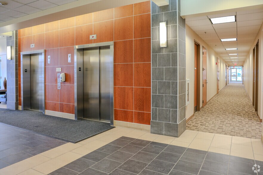 More Photos Of 18780 E Bagley Rd, Middleburg Heights Medical For Lease