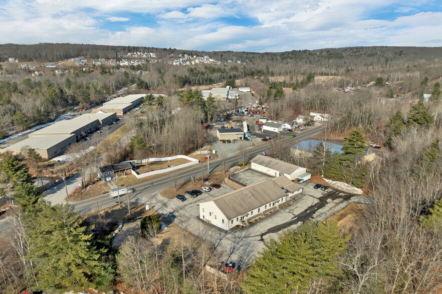 More Photos Of 45 Londonderry Tpke, Hooksett Office For Lease