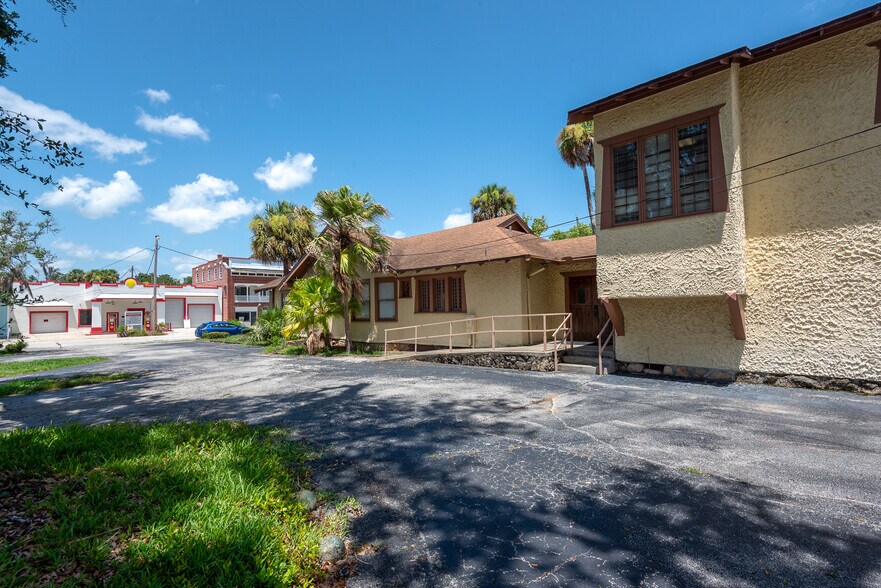 More Photos Of 205 Magnolia St, New Smyrna Beach Office For Lease
