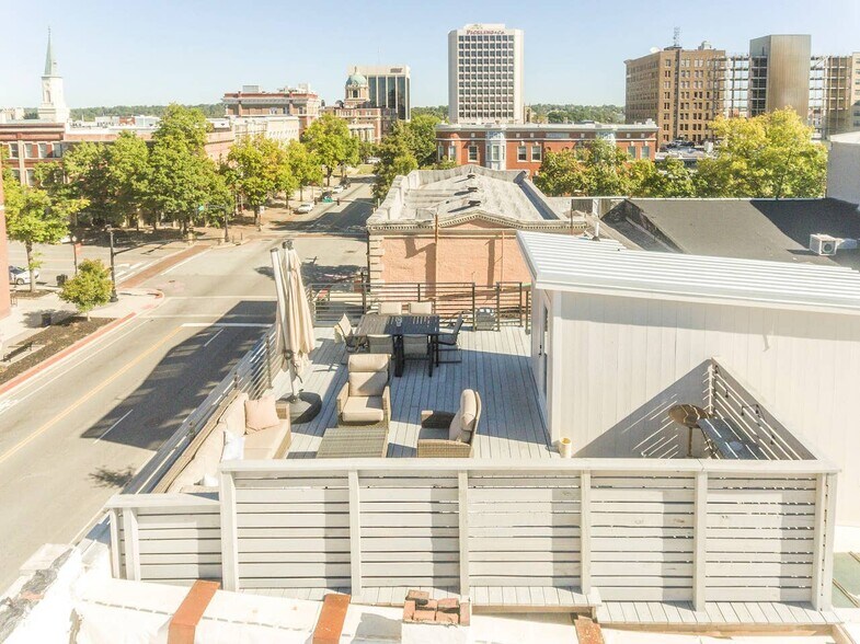 More Photos Of 428-432 2nd St, Macon Storefront Retail Residential For Sale