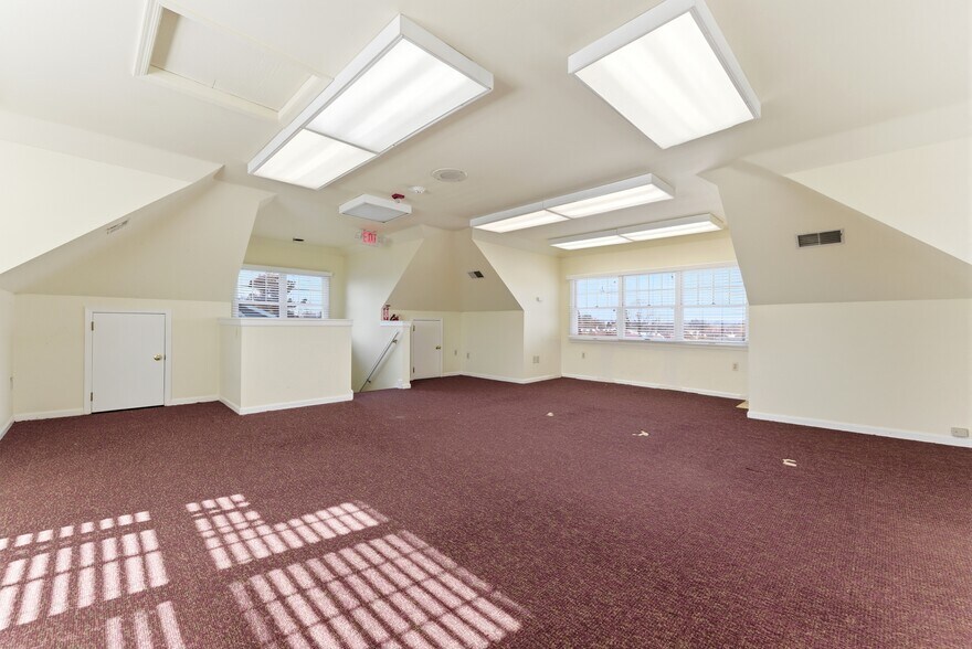 More Photos Of 1307 Stuyvesant Ave, Union Township Office For Sale