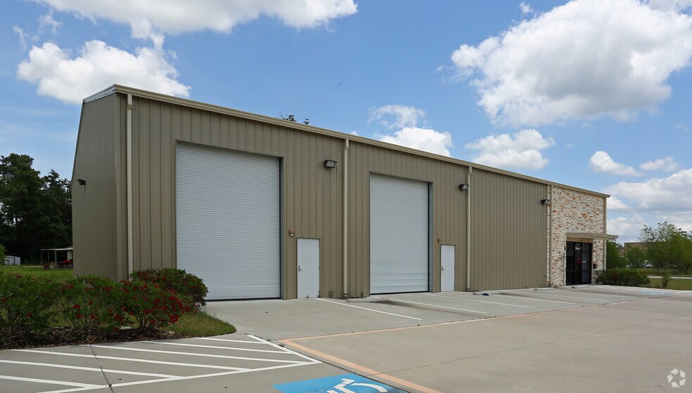 More Photos Of 8601 Fawn Trl, Conroe Warehouse For Lease