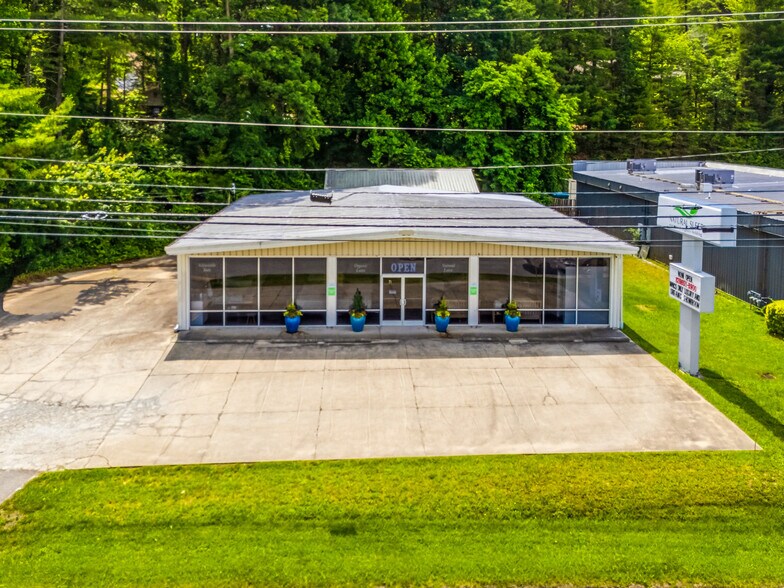 More Photos Of 71 Airport Rd, Arden Freestanding For Sale
