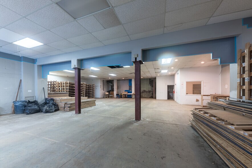 More Photos Of 1370 University Ave, Morgantown Storefront Retail Office For Sale