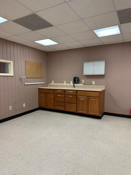 More Photos Of 961 Canal St, Syracuse Medical For Sale