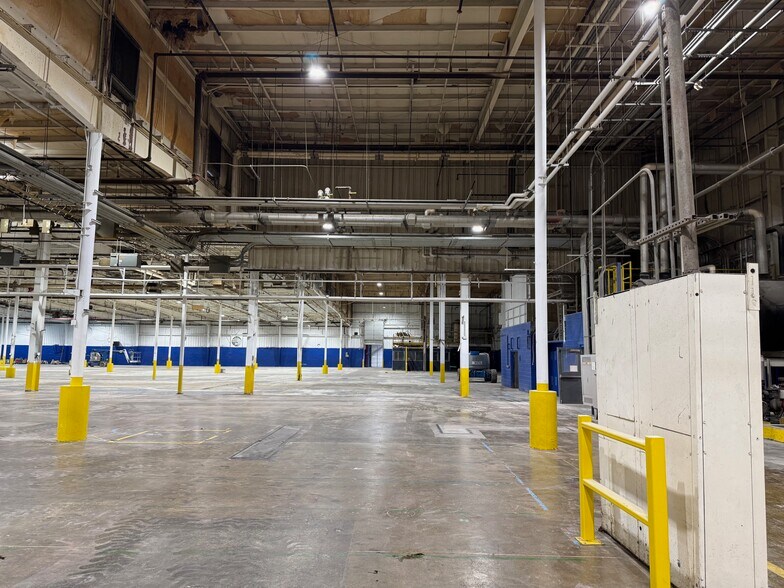 More Photos Of 801 Bill Jones Industrial Blvd, Springfield Manufacturing For Lease