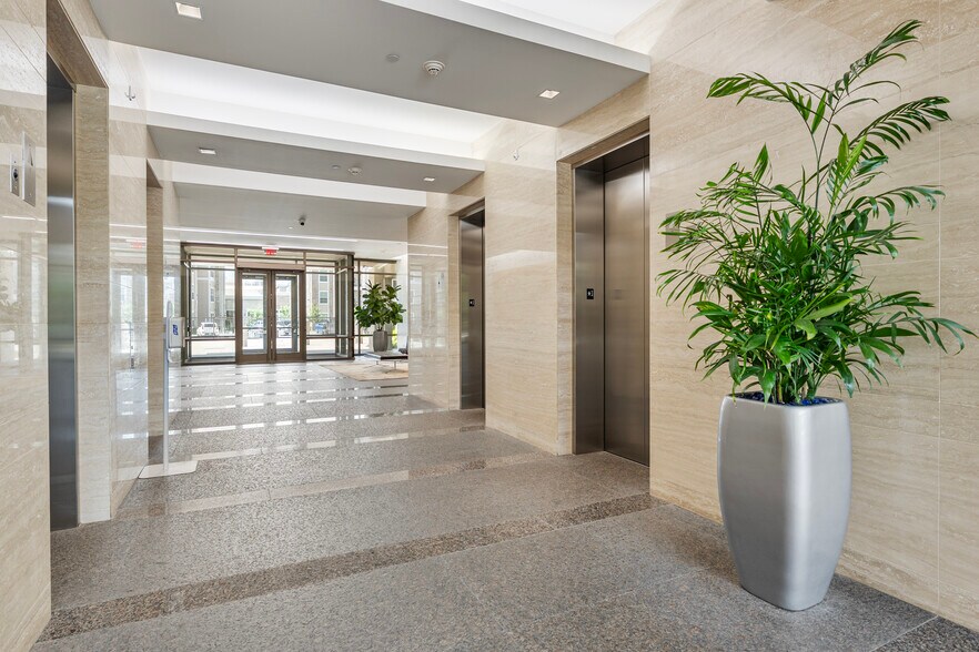 More Photos Of 6002 Rogerdale Rd, Houston Office For Lease