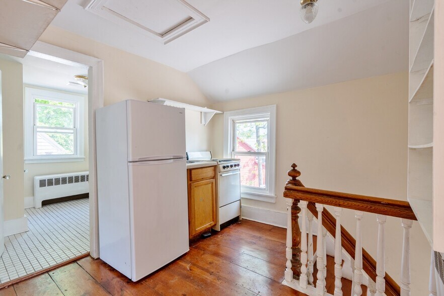 More Photos Of 17 S Chestnut St, New Paltz Storefront Retail Residential For Sale